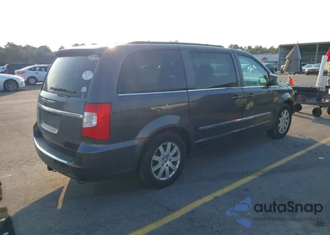 2016 Chrysler Town & Country Touring z USA, uszkodzony, nr VIN 2C4RC1BG5GR156906